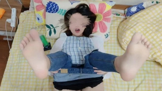 欧美日韩人妻激情-第一次与男友以外的男人在行使中车震!