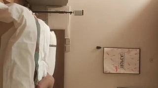拖鞋家居日韩AV-白皙皮肤呆萌小姐姐！情趣耳朵抓屌吸吮！头套男怼着骚穴猛操，骑乘姿势打桩机，无套内射。