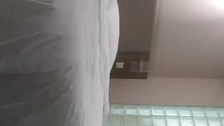 欧美日韩人妻激情-第一次与男友以外的男人在行使中车震!