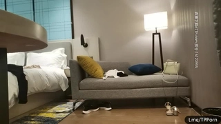 赛琳娜的黄金完整翻译版中文-直播 火辣身材的娜扎【沙滩上的贝壳酱】!
