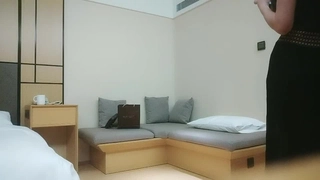 日韩欧美不卡一区二区高清-vavababy 面 試 畢 業 生 被 颻 渴 的 OL約 到 旅 館 脫 下 褲 子 吃 各 種 姿 勢 狂 抽 猛 送 全 部 射 嘴 巴 吞 淨