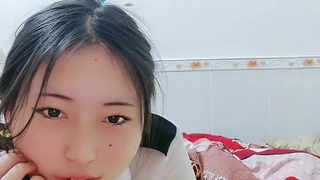 日韩欧美不卡一区二区高清-vavababy 面 試 畢 業 生 被 颻 渴 的 OL約 到 旅 館 脫 下 褲 子 吃 各 種 姿 勢 狂 抽 猛 送 全 部 射 嘴 巴 吞 淨