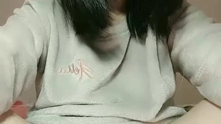 日韩欧美不卡一区二区高清-vavababy 面 試 畢 業 生 被 颻 渴 的 OL約 到 旅 館 脫 下 褲 子 吃 各 種 姿 勢 狂 抽 猛 送 全 部 射 嘴 巴 吞 淨