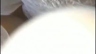 国语配音无码步兵-南京某酒店水嫩漂亮的美女回馈会员福利,约3个网友一起啪啪,轮流操的美女嗷嗷大叫,担心外面听见捂着嘴巴干