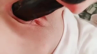 欧美日韩人妻激情-第一次与男友以外的男人在行使中车震!